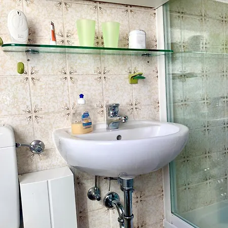 Komplette Nur 20 Minuten Bis Frankfurt Zentrum *